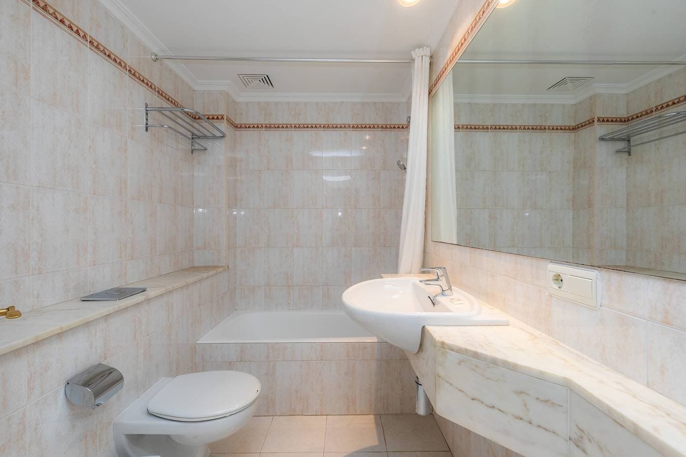 Foto 11 von 25: Ferienwohnung 'Apartament Massanet Ba' mit Balkon, WLAN und Klimaanlage