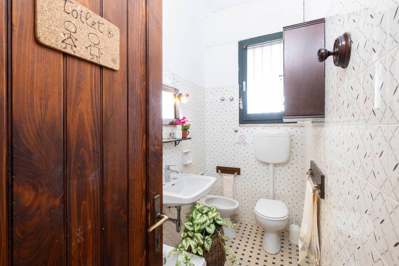 Foto 13 von 45: Villa 'Charming 200m From The Sea' mit Meerblick, privater Terrasse und Wi-Fi