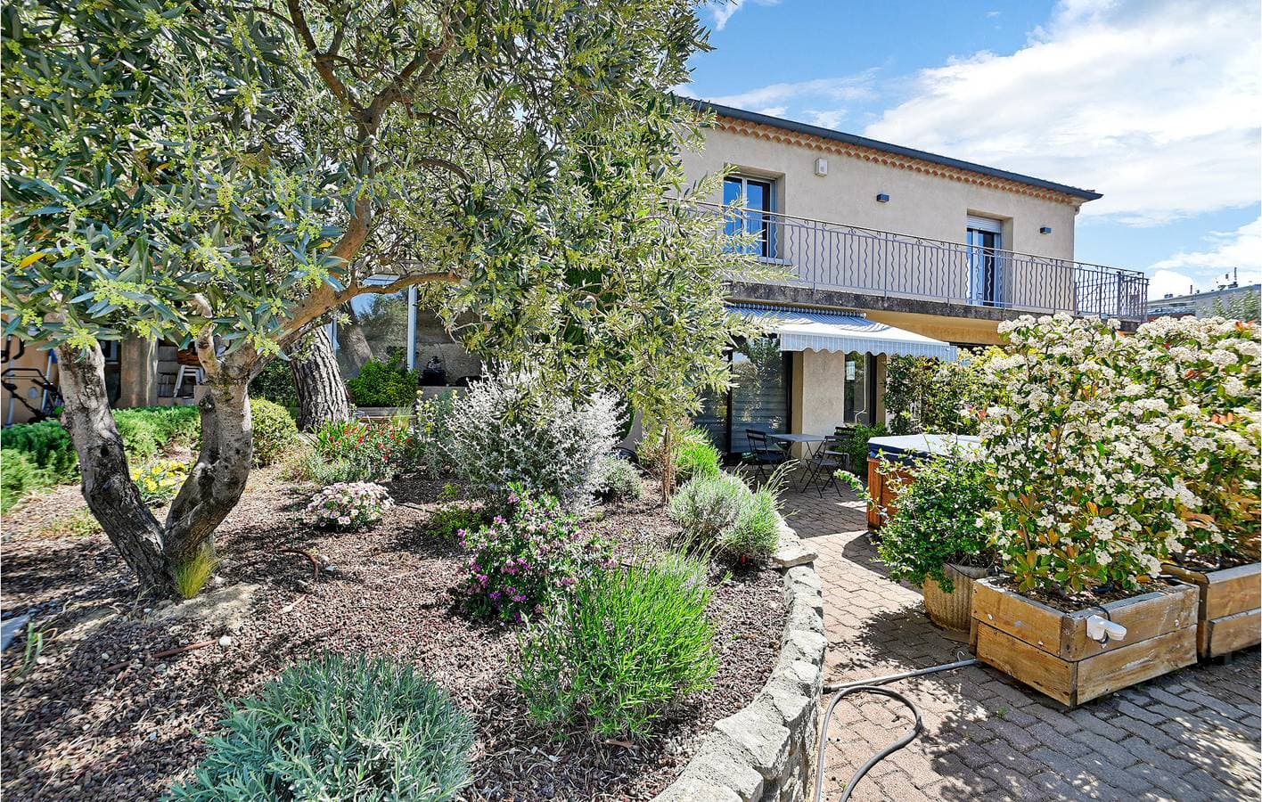 Châteaurenard Wohnung: Parkplatz, AC, Pool, WiFi 1