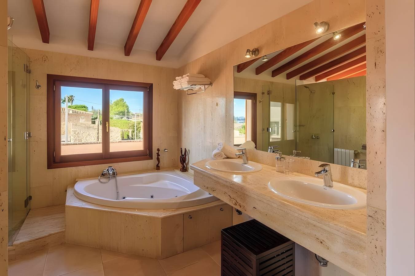 Foto 12 von 30: Fantastische Villa mit Ausblick