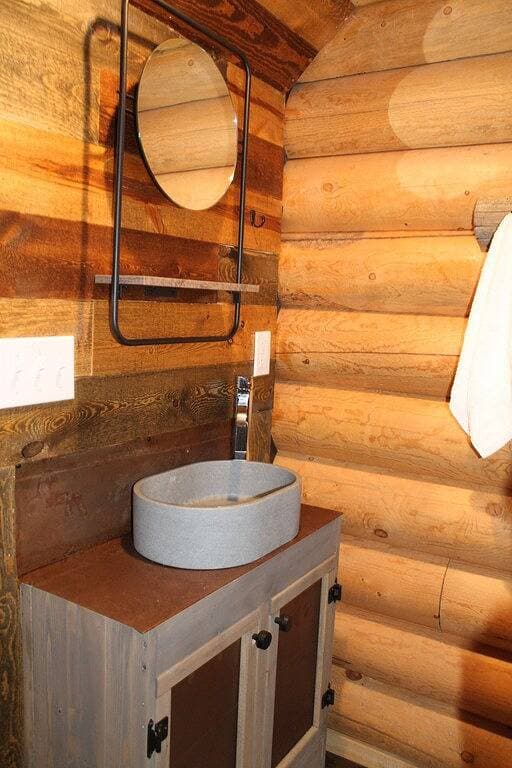 Foto 9 von 13: Little Log Cabin In The Ruby