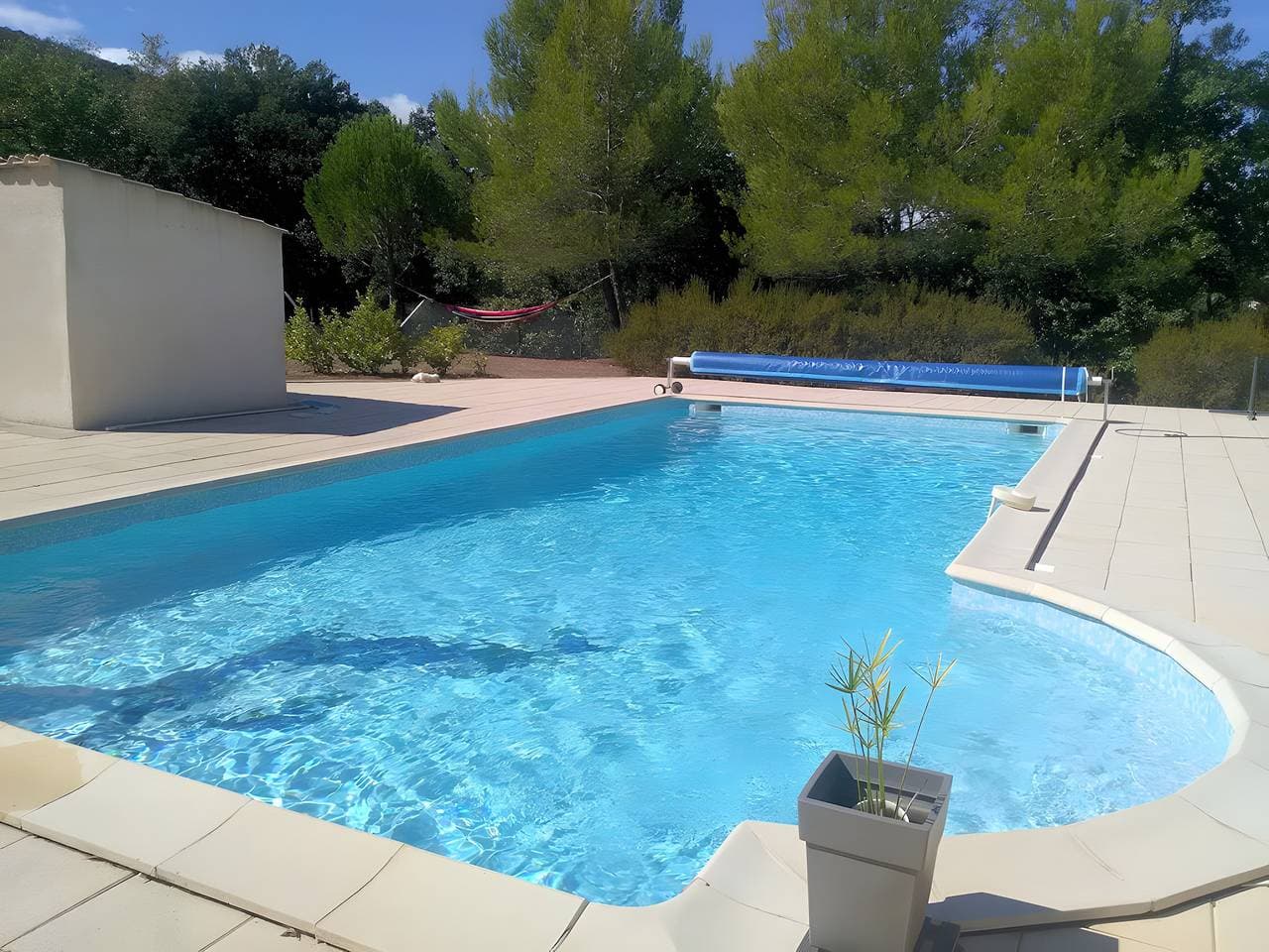 Foto 3 von 30: Gästezimmer „Balnéo Spa Cœur À Cœur“ mit privatem Pool, WLAN und Klimaanlage