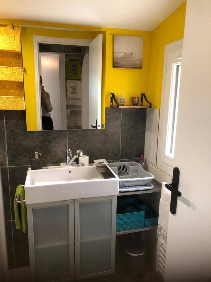 Foto 9 von 10: Family Room with Private Bathroom
