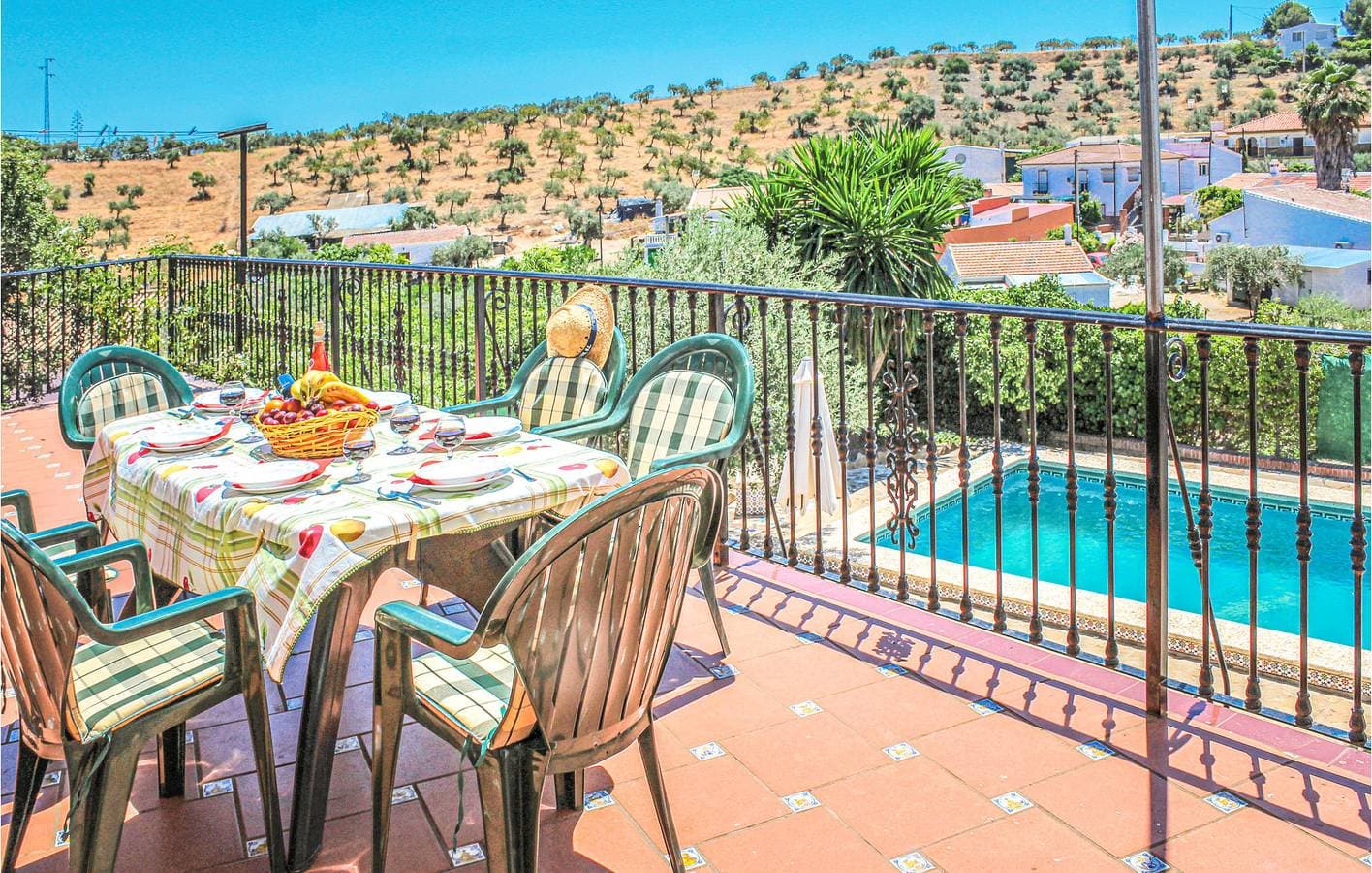 Foto 9 von 32: Rückzugsort am Pool mit Außengrill und Wi-Fi