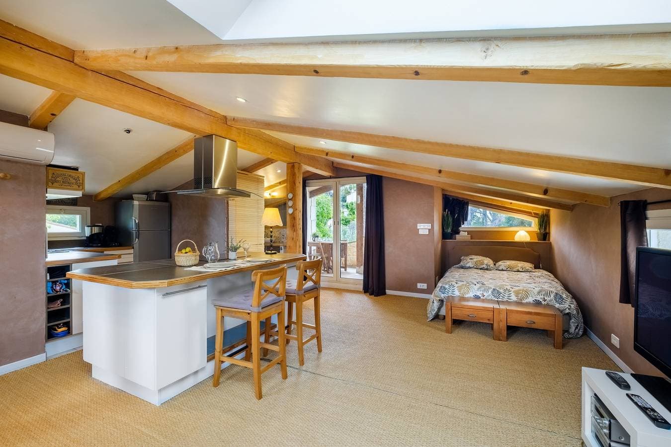 Foto 7 von 27: Loft 50m² au calme avec vue splendide piscine