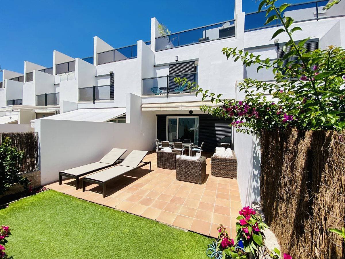 Foto 8 von 34: Casa Claudia Conil - Modernes Reihenhaus mit Gemeinschaftspool in Strandnähe