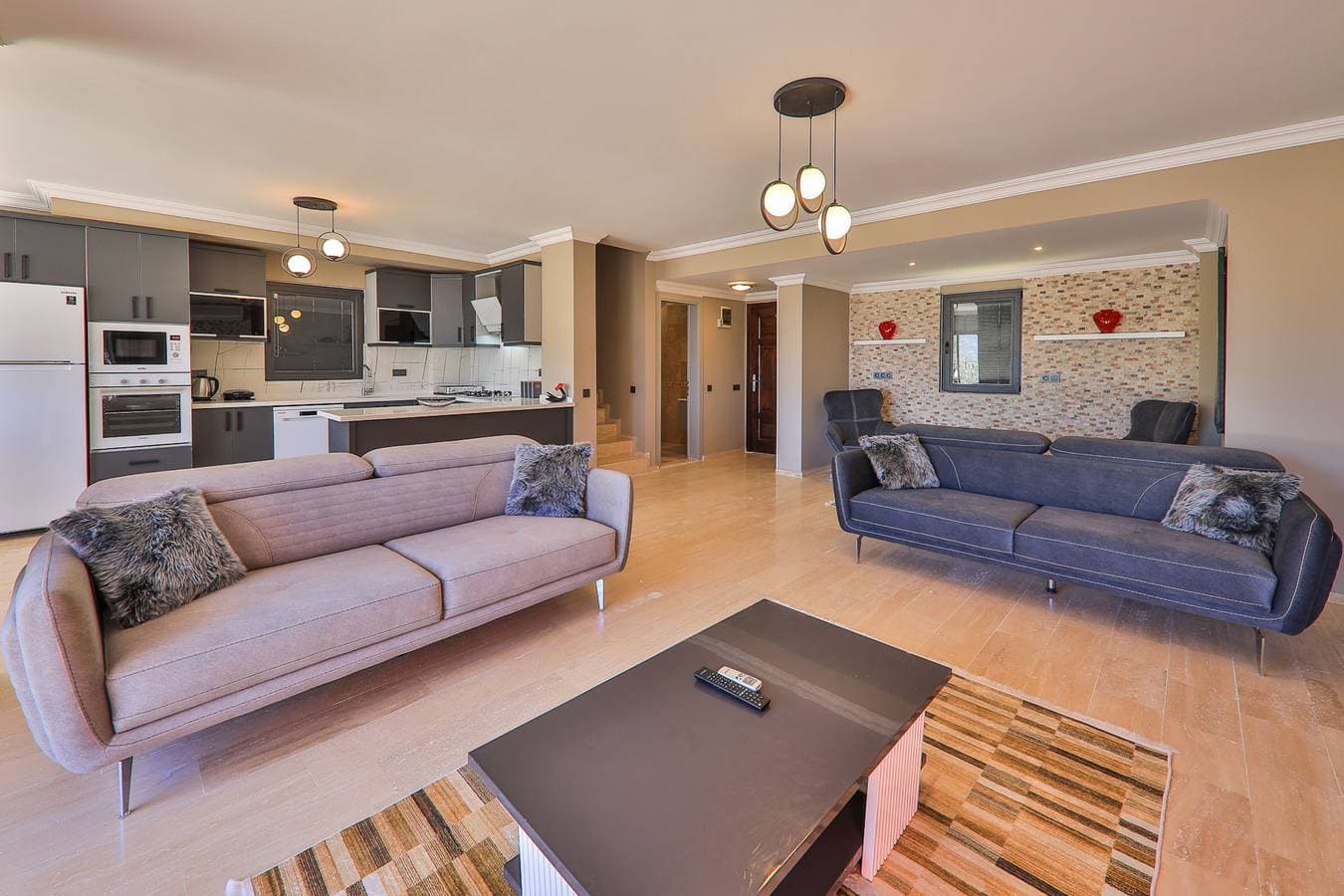 Foto 13 von 58: Villa für 6 Personen mit Balkon