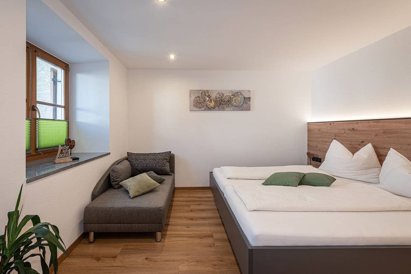 Foto 6 von 21: Ferienwohnung 'Wohnung Morgenduft Schnalserhof' mit Bergblick, Gemeinschaftsterrasse und WLAN