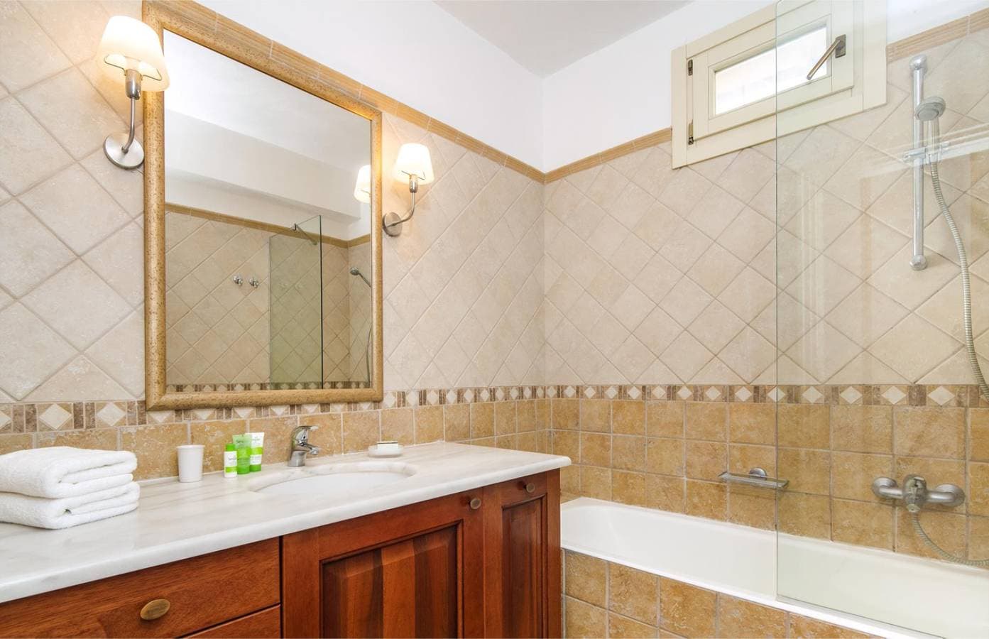 Foto 8 von 23: Villa für 4 Personen mit Garten