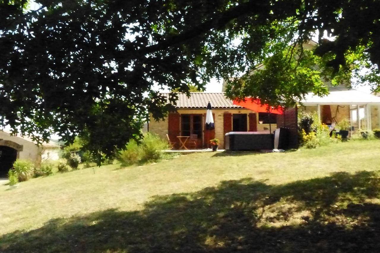 Foto 10 von 17: Suite with Hot Tub
