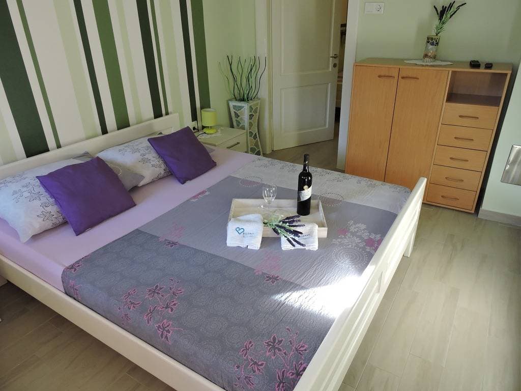 Foto 9 von 33: Ferienwohnung in Biograd na Moru mit Terrasse, Klimaanlage, W-Lan (4269-2)