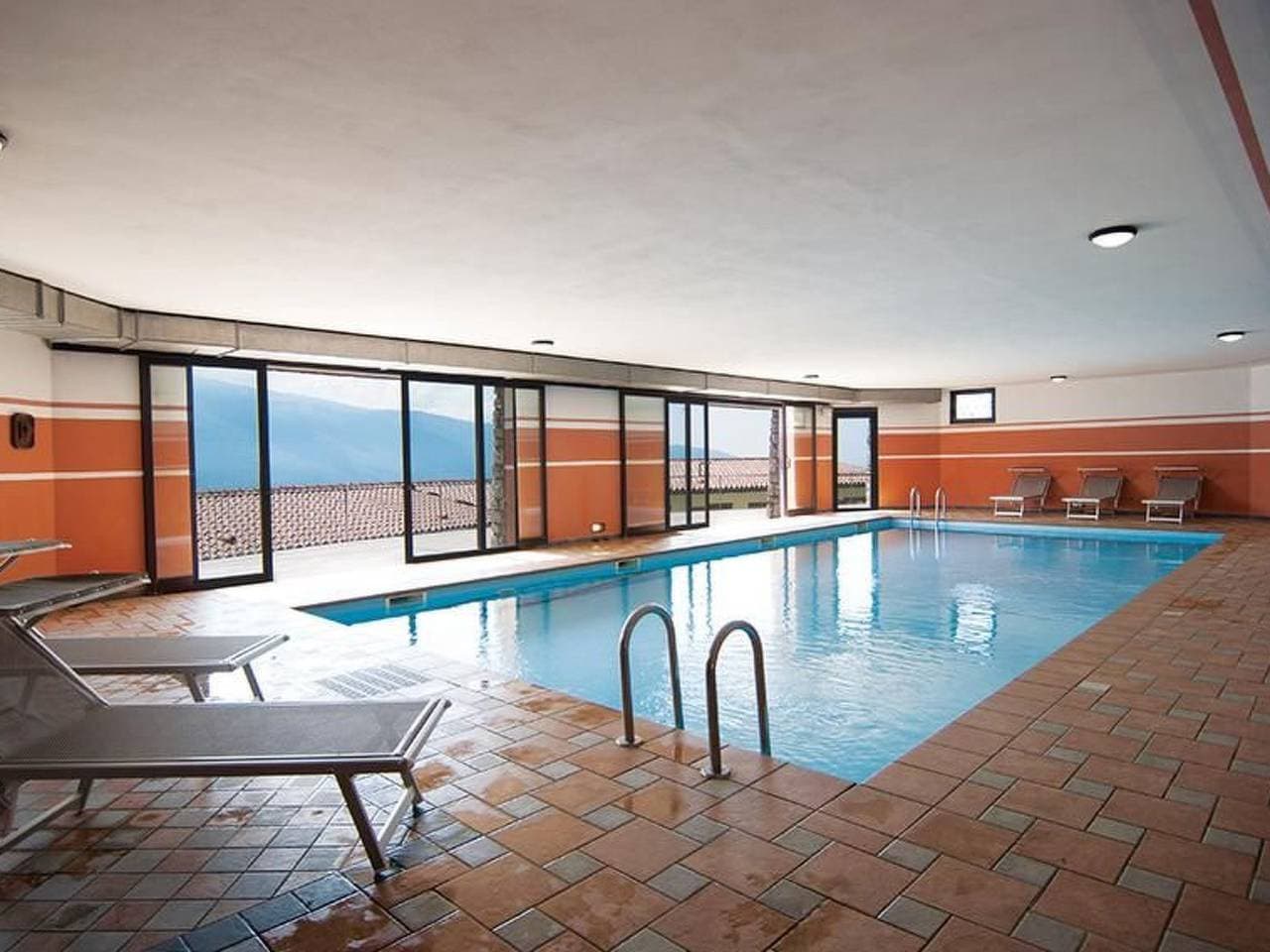Foto 4 von 22: Zweizimmerwohnung mit Balkon ohne Seeblick