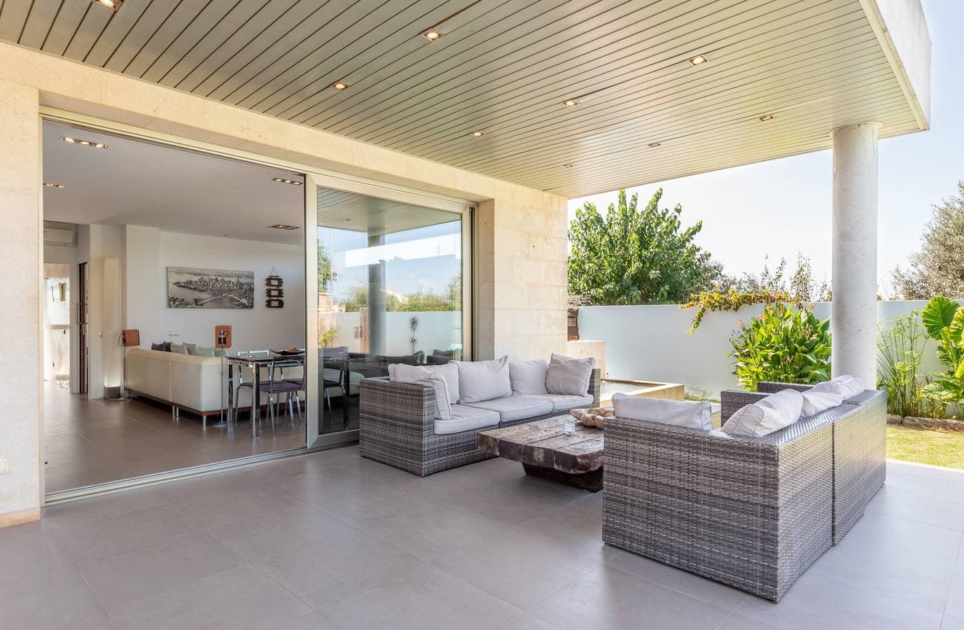 Foto 9 von 24: Äußerst moderne Villa „Zoe“ mit Pool