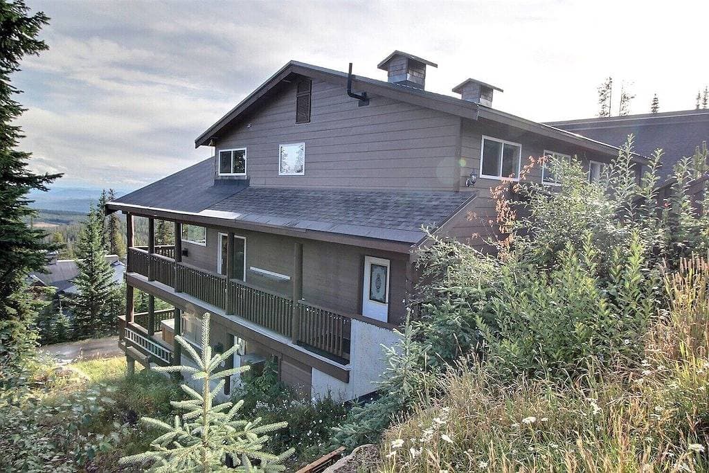Foto 9 von 26: Modern, Rustic & Spacious Chalet, Views, Hot Tub