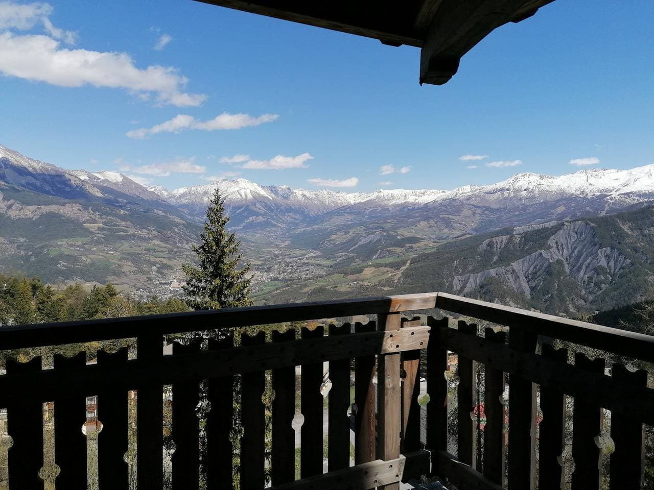 Foto 12 von 15: Geräumiges Bergstudio, Balkon mit Talblick, zentrale Lage, pistennah