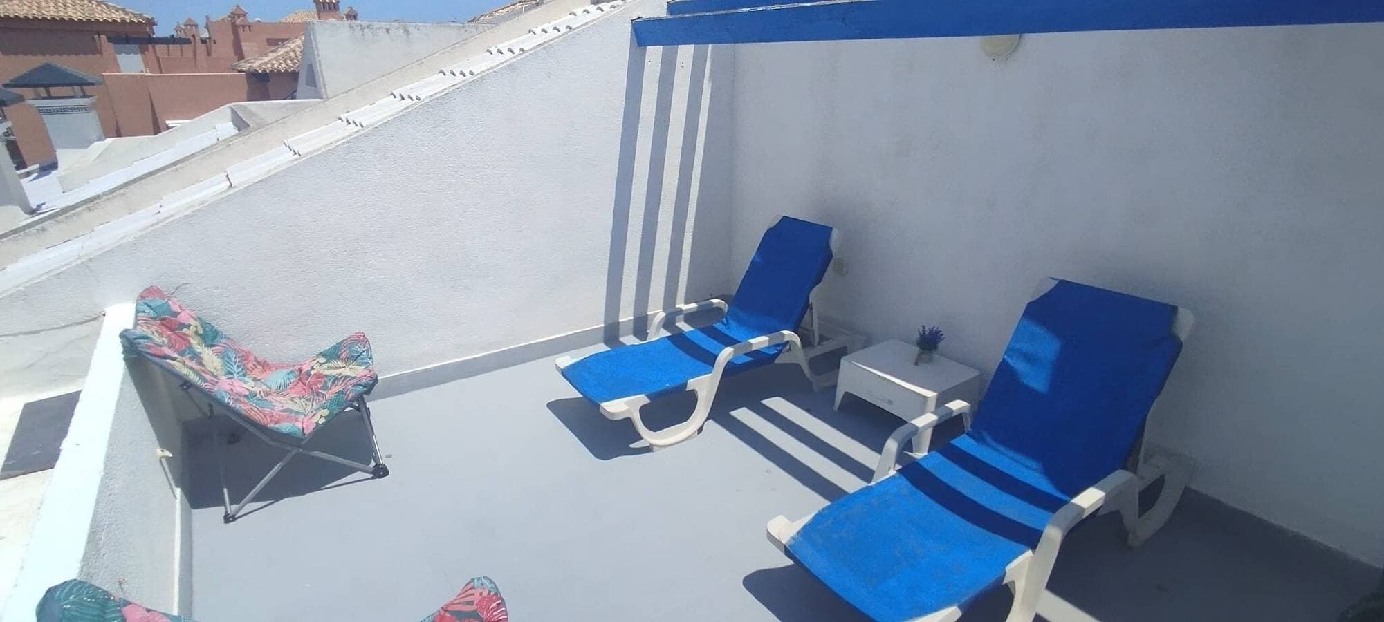 Foto 2 von 45: Ferienwohnung 'Duquesa Beach' mit seitlichem Meerblick, Dachterrasse & kostenlosem Tiefgaragenstellplatz, strandnah