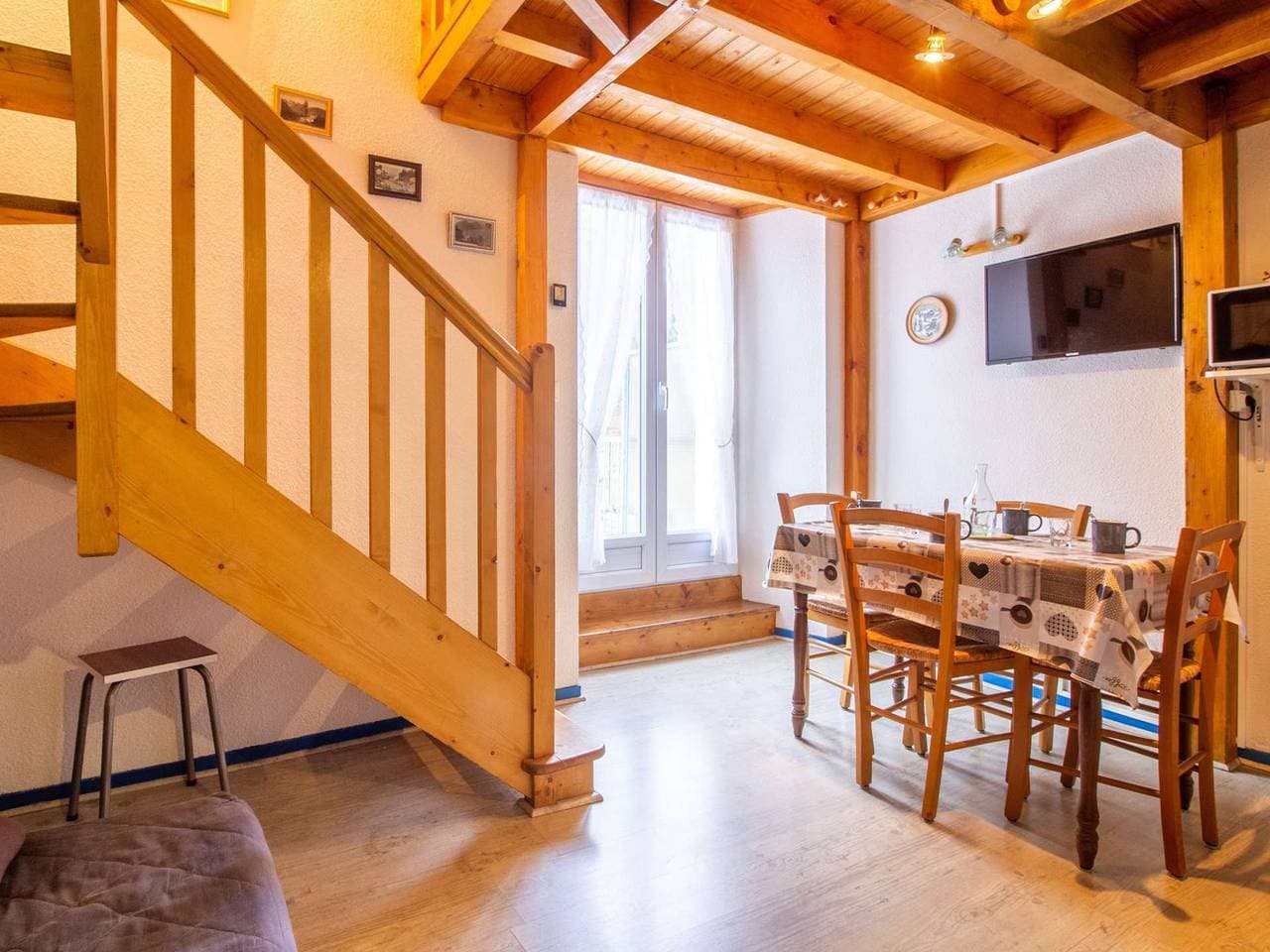 Foto 2 von 12: Gemütliche Wohnung 4 Pers mit Parkplatz, Terrasse, Skiraum