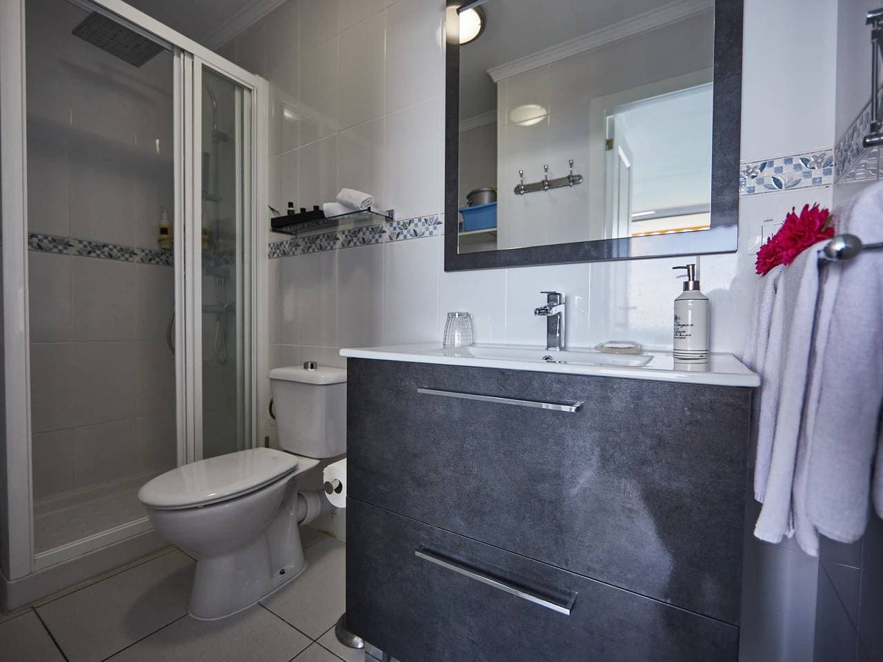 Foto 12 von 29: Modernes Strandapartment mit atemberaubendem Meerblick