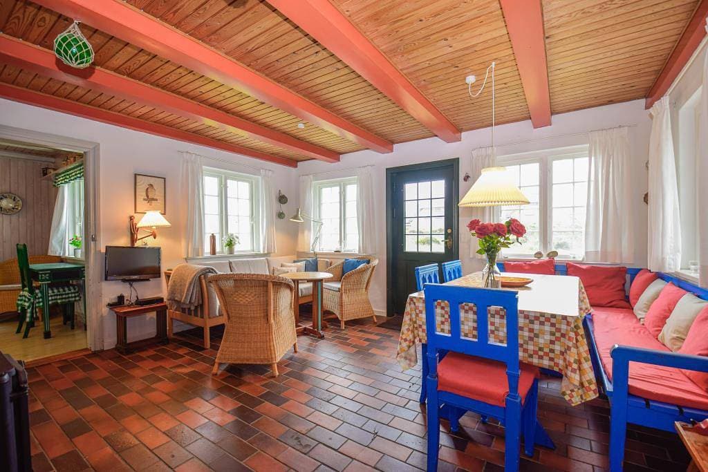 Foto 8 von 19: Gemütliches, älteres Haus im klassischen Sommerhausstil