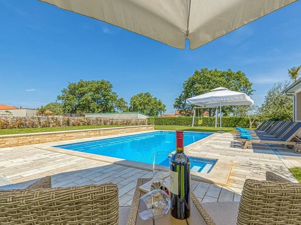 Foto 4 von 25: Villa in Selina mit Schwimmbecken
