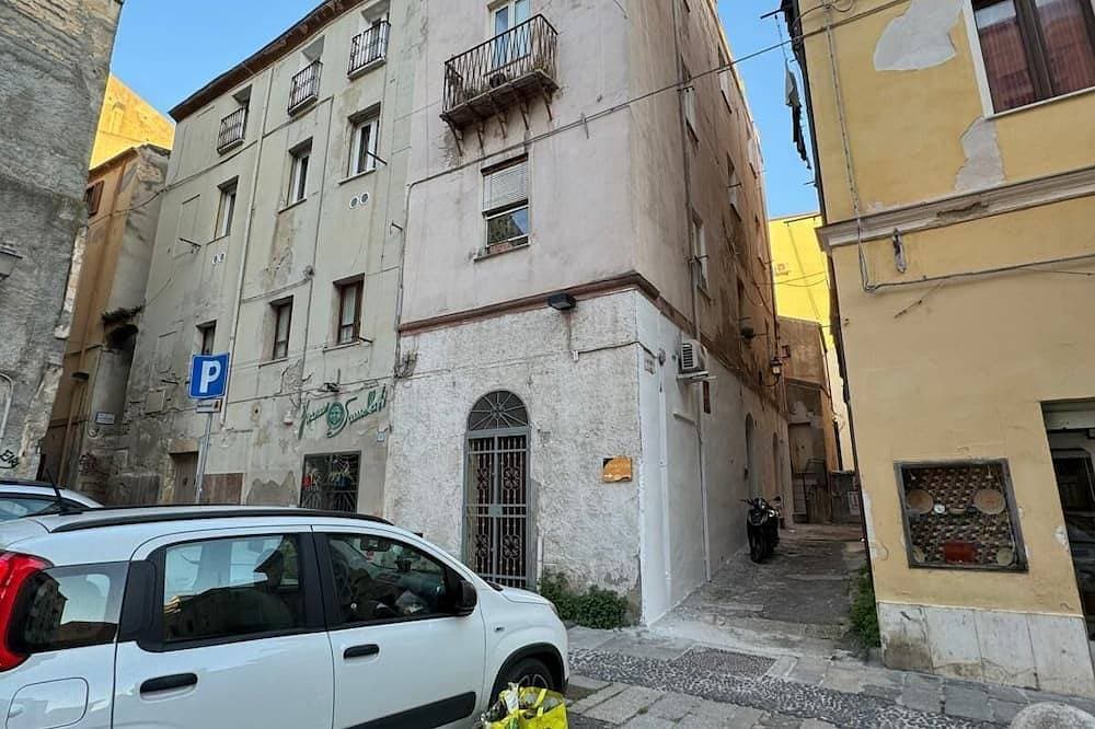Foto 13 von 14: Civic 10 II Spacious studio apartment with terrace above at Sassari Center