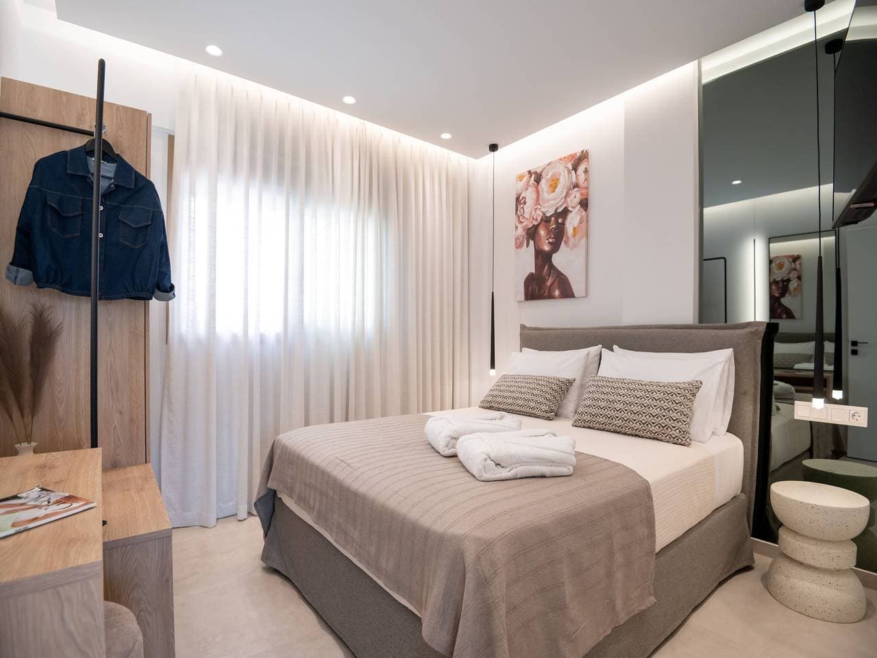 Foto 4 von 50: Premium Seaview Suite with Heated Pool and Private Parking