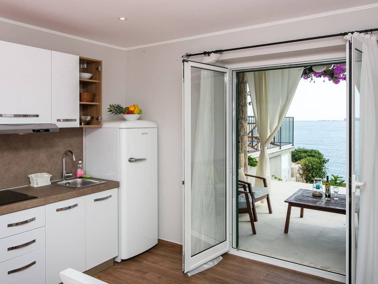 Foto 2 von 16: Villa Mirjana - Studio Apartment with Terrace and Sea View (Bogumila)
