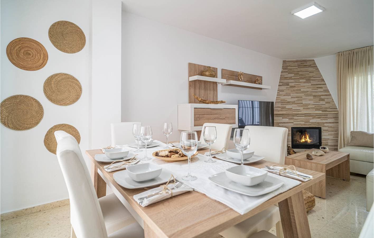 Foto 6 von 20: Apartment mit Meerblick, Parkplatz, Pool, Terrasse & WiFi