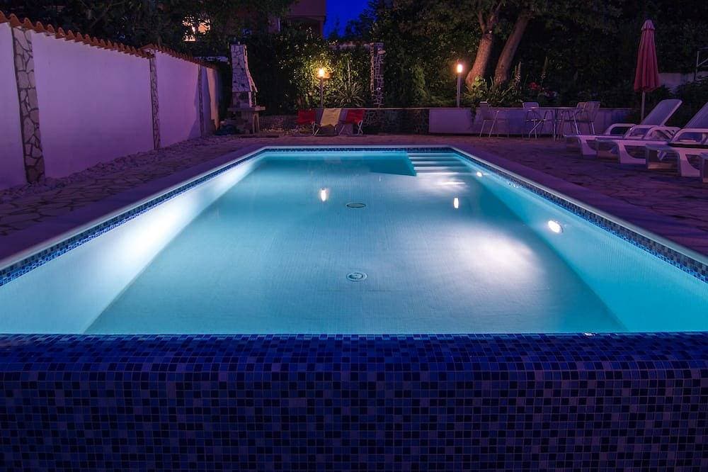 Foto 11 von 24: App for 2 with heated pool, nice garden and bbq