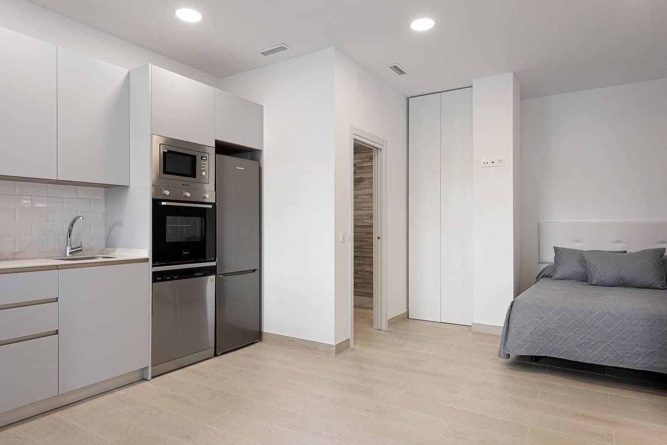 Foto 5 von 21: Einzimmerapartment 'Apartamentos Sealmar 1' mit Gemeinschaftspool, Wi-Fi und Klimaanlage
