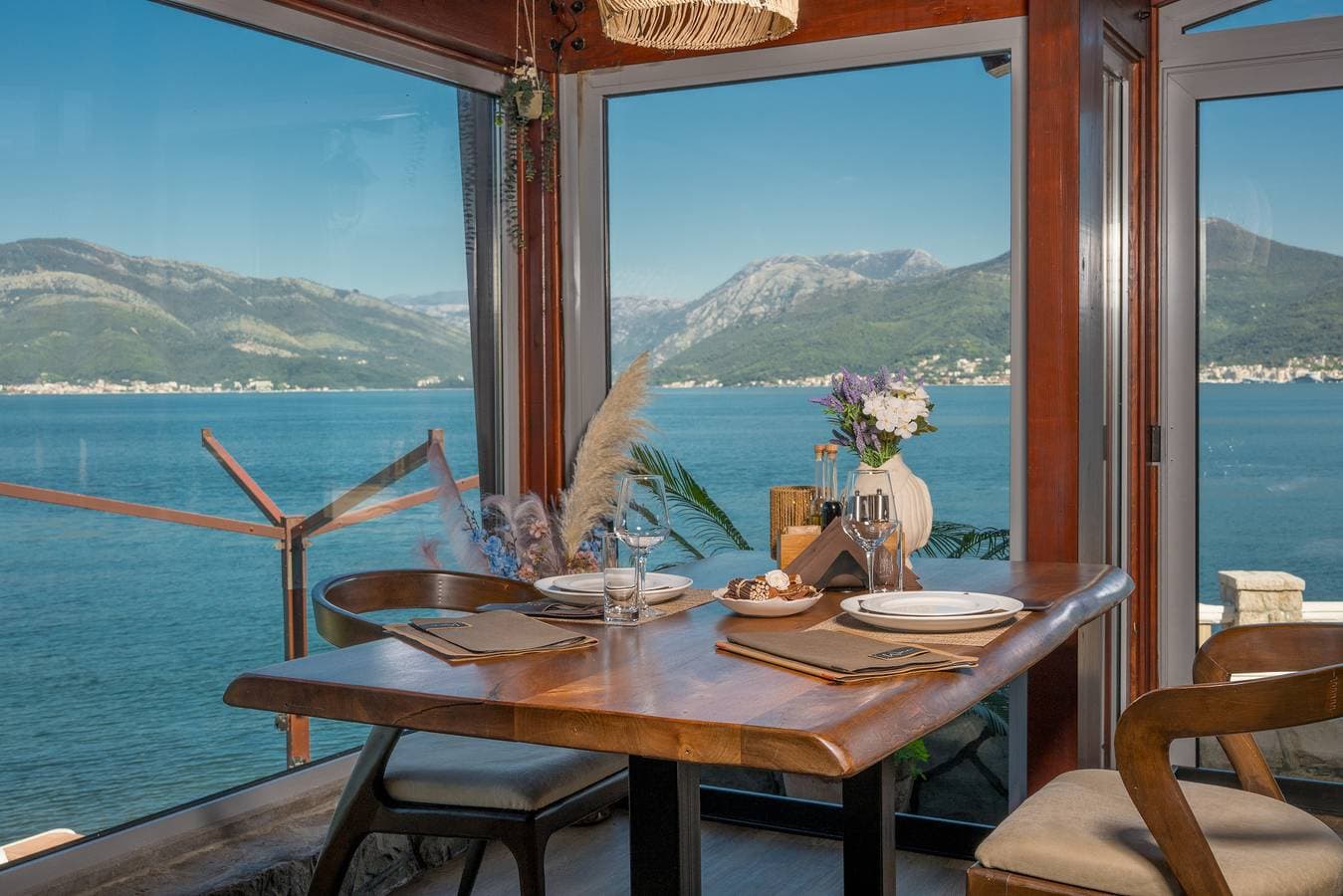 Zimmer mit Meerblick in Luxusvilla mit Privatstrand 1