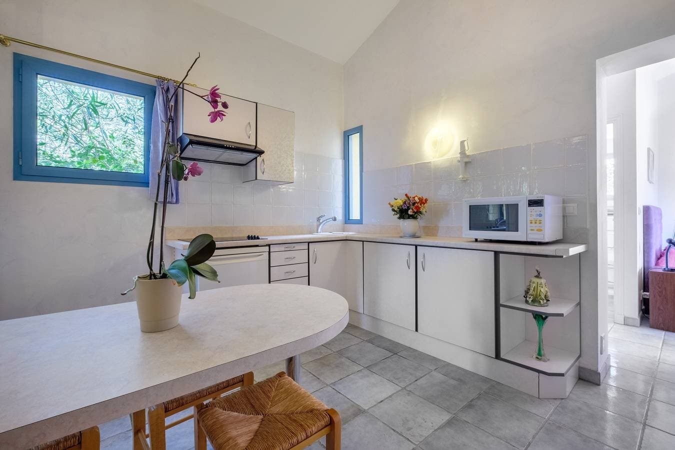 Foto 5 von 21: Villa „Numéro 2“ – Ruhige Lage, privater Pool & Highspeed-WLAN