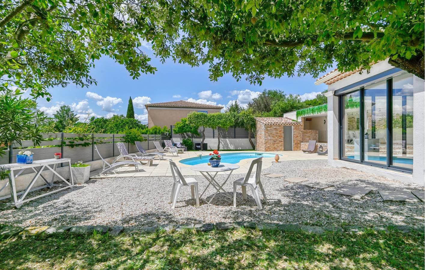 Appartement am Pool mit Parkplatz und Internet 1