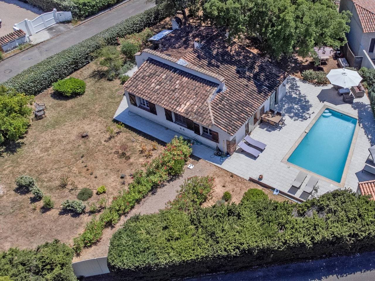 Foto 11 von 36: Ferienhaus mit Pool, 15 km vom Meer entfernt