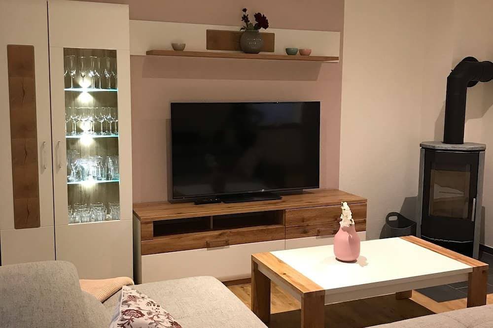 Ferienhaus für 12 P. mit Sauna & Ofen, Direkt am Wasser - 2 Haushälften 1