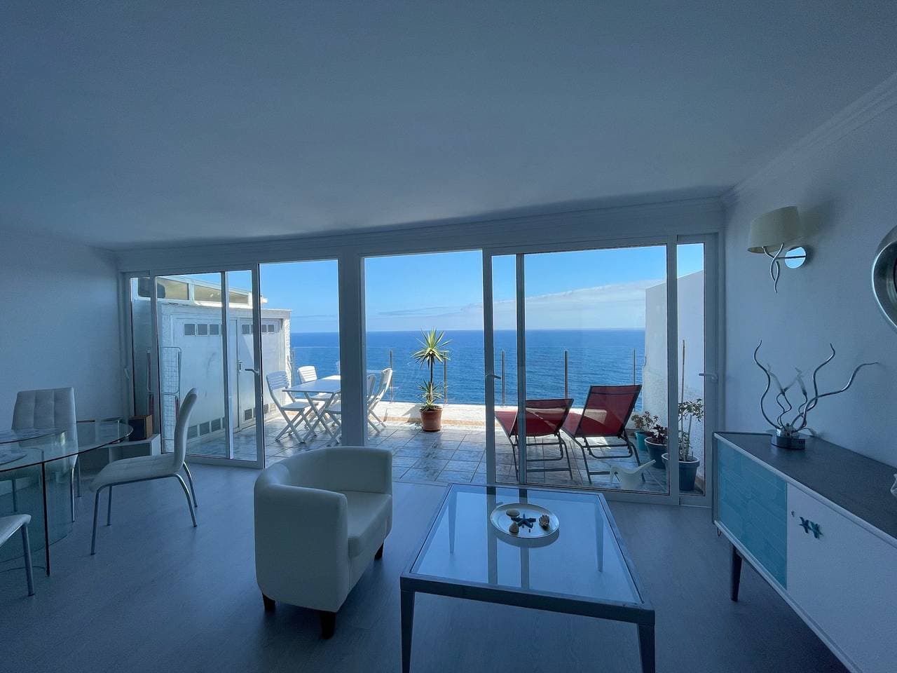 Foto 7 von 31: Ferienwohnung 'Exclusive Views On Top Of The Ocean' mit Meerblick, privater Terrasse & WLAN