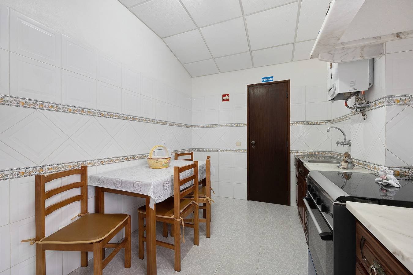 Foto 11 von 20: Ferienwohnung 'T2 Malveiro' mit privater Terrasse und WLAN