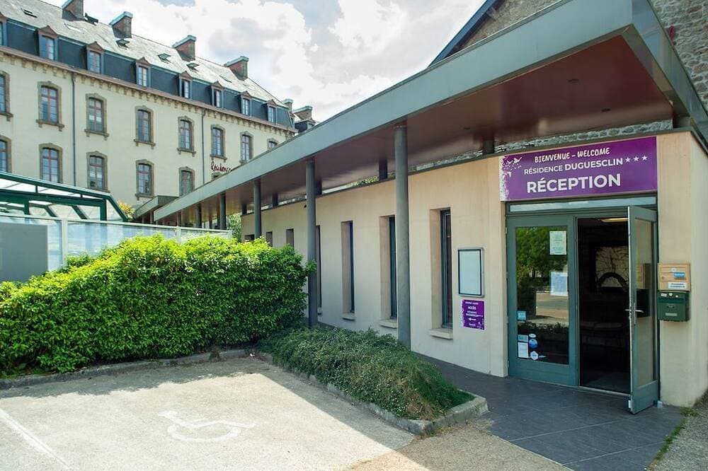 Foto 13 von 30: Studio Douillet Proche du Centre Ville | Piscine Extérieure Chauffée