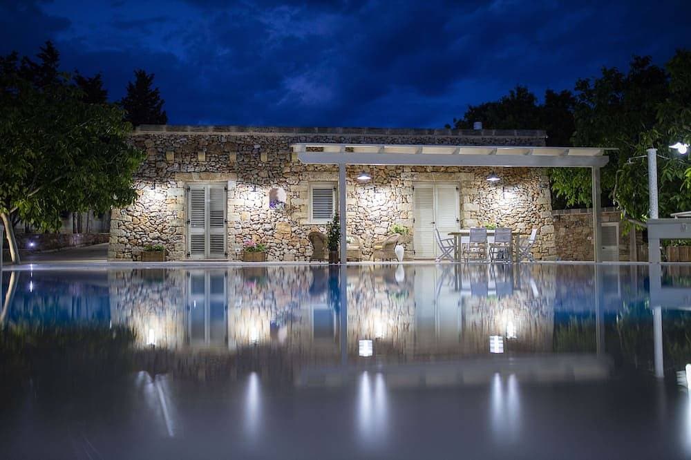 Puglia Salento Luxusvilla mit Swimmingpool und Hydro-Spa. wenige km von leuca entfernt 1