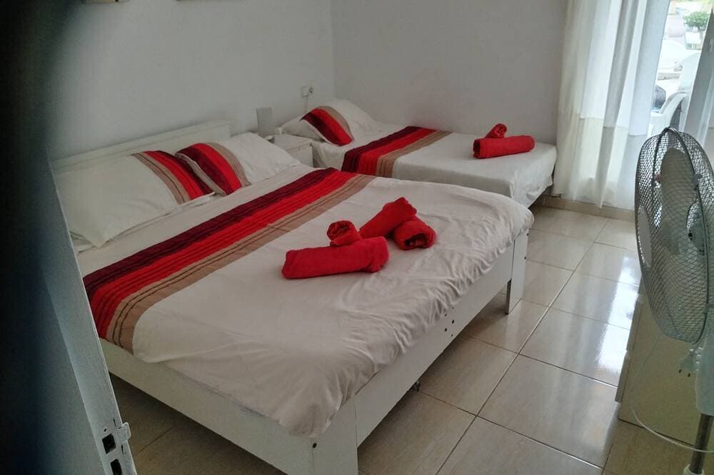 Foto 3 von 24: Ferienapartment in privatem Komplex mit wunderschönen Schwimmbädern & Gärten