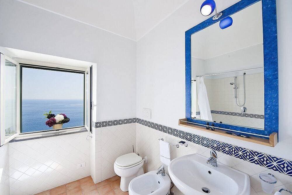 Foto 6 von 30: Villa Elidea E: A welcoming two-story cottage which faces the sun and the sea, with Free Wi-Fi.