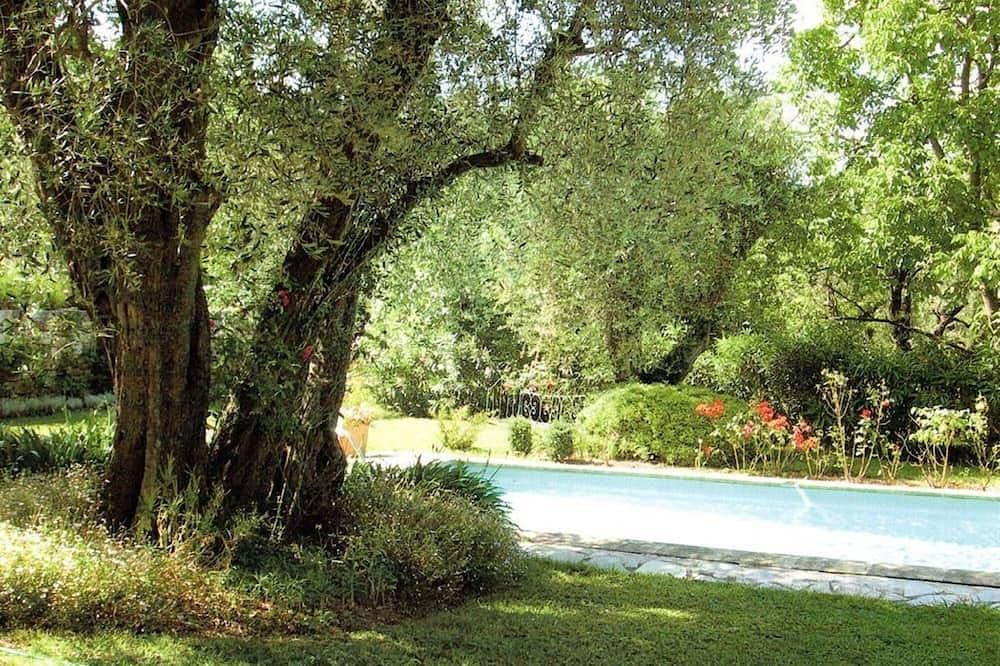 Foto 7 von 7: Zimmer mit Zugang zum Garten und Pool