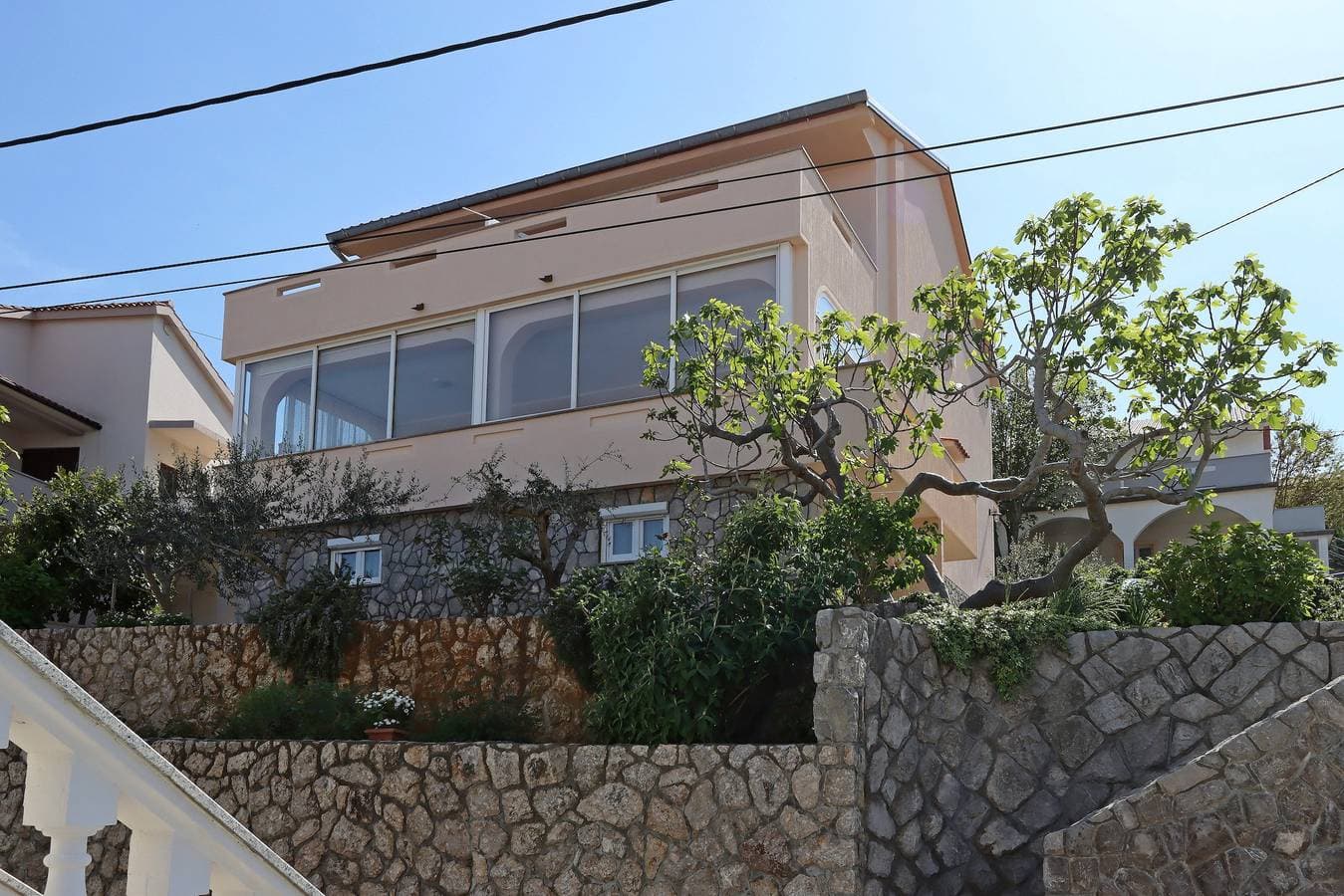 Foto 4 von 23: Zimmer mit Terrasse und Meerblick Vrbnik, Krk S-5299-a