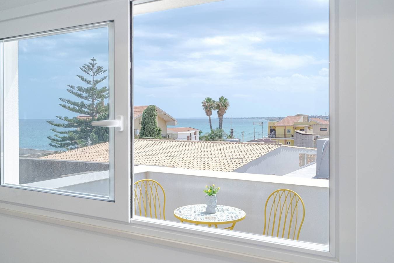Foto 3 von 24: Ferienwohnung 'A Due Passi Dal Mare' mit Meerblick, Gemeinschaftspool und WLAN
