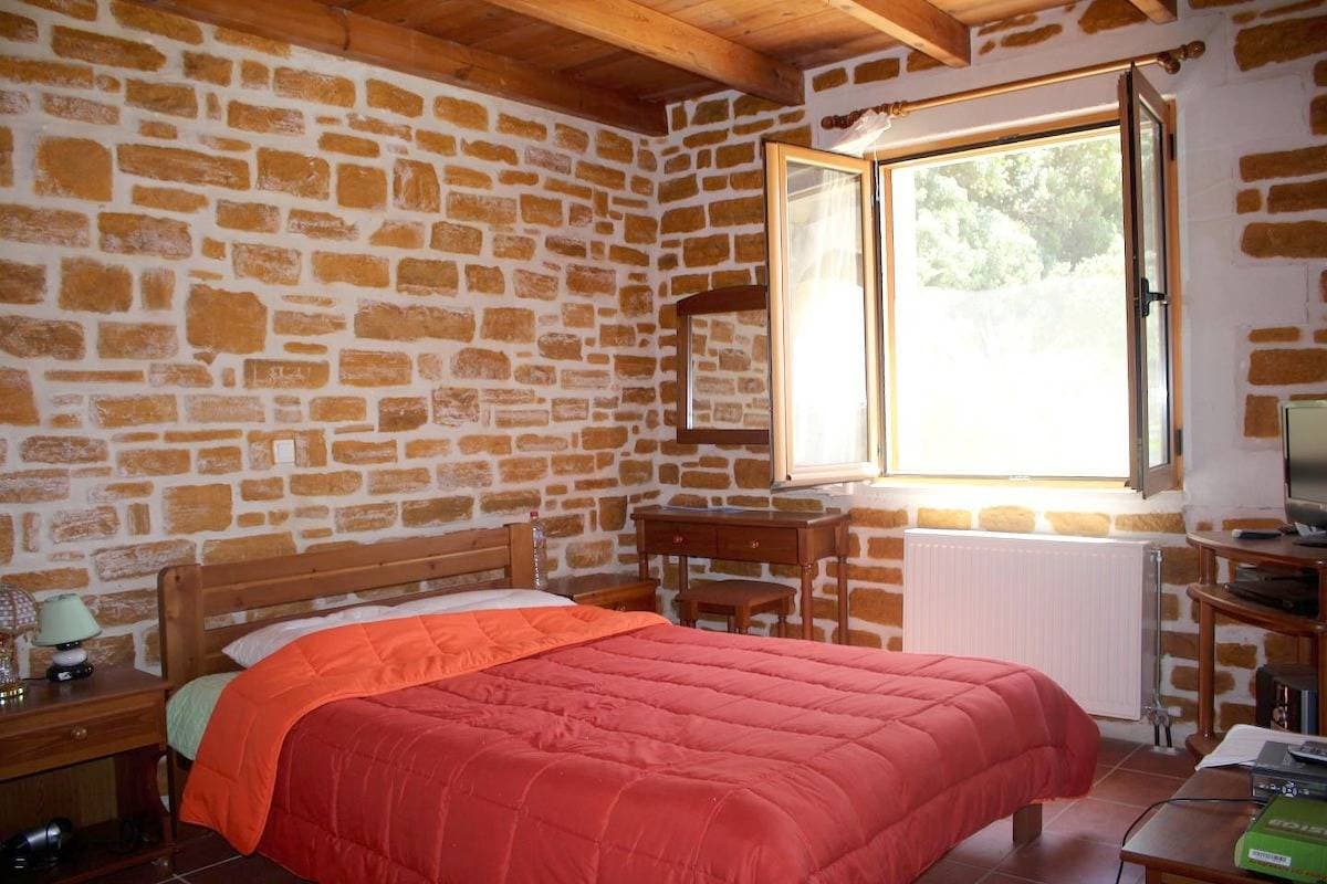 Foto 11 von 43: Ferienhaus mit Pool, großer Garten, idyllisch und ruhig, Wifi | Triopetra, Kreta