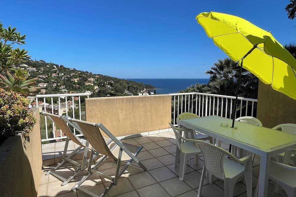 Apartment n°2 near the beach - sea view + terrace 1