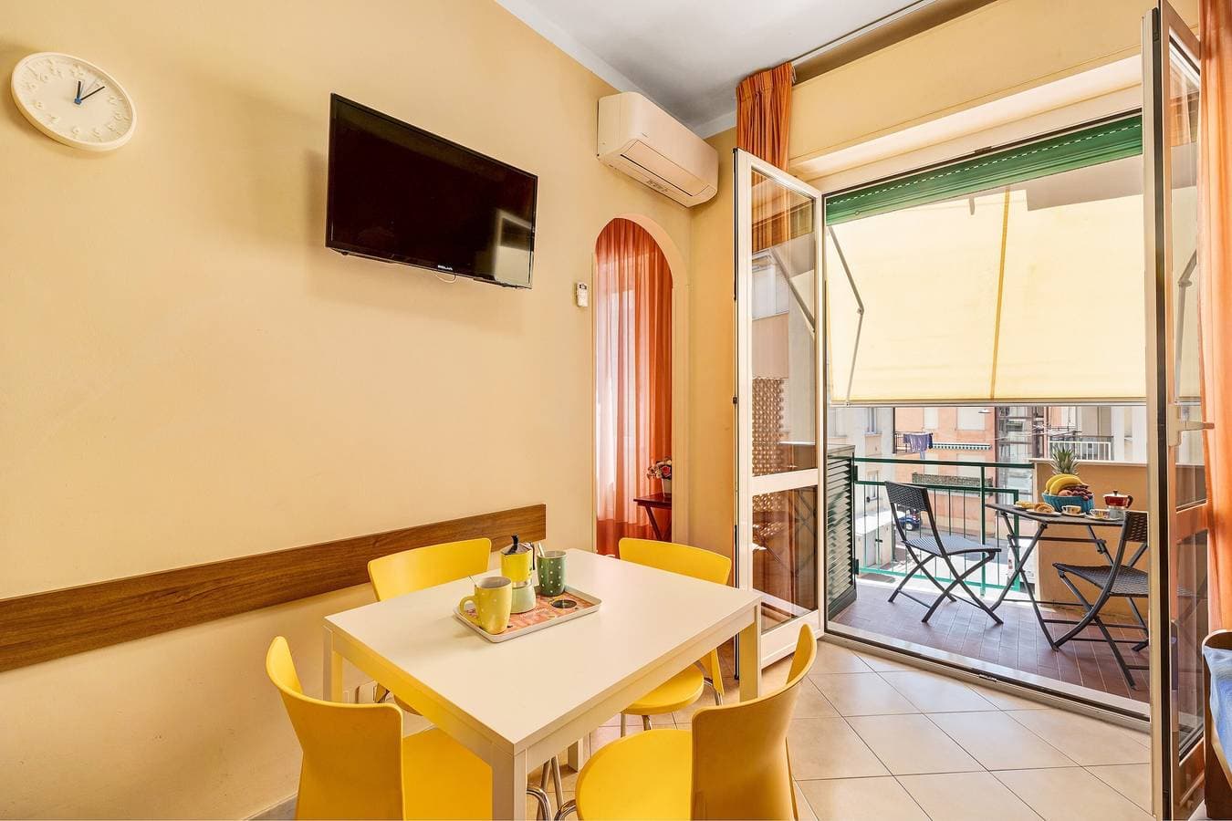 Foto 4 von 20: Ferienwohnung 'Isophylla Comfort' in Strandnähe mit Balkonen und WLAN