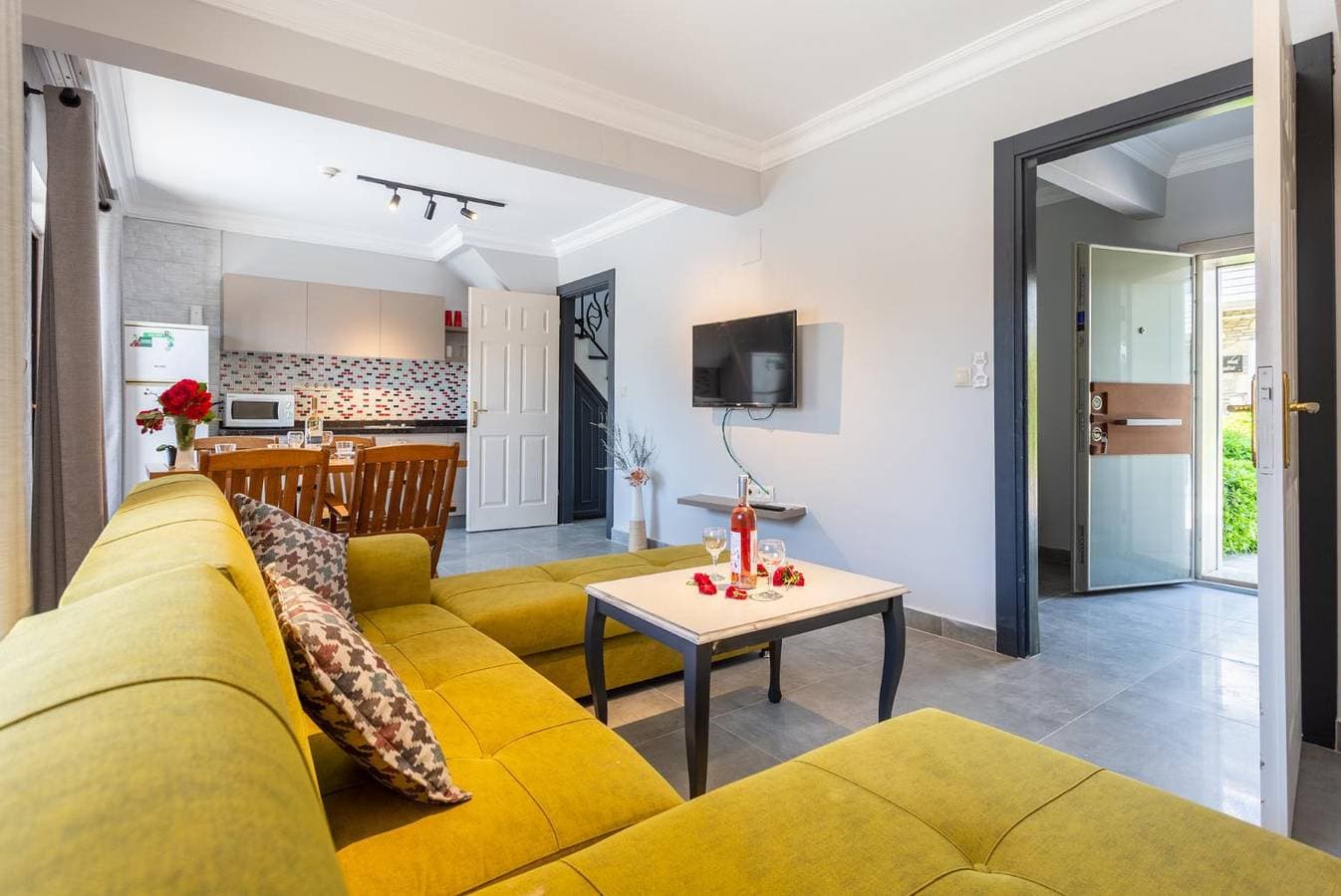 Foto 4 von 18: Villa für 4 Personen mit Balkon
