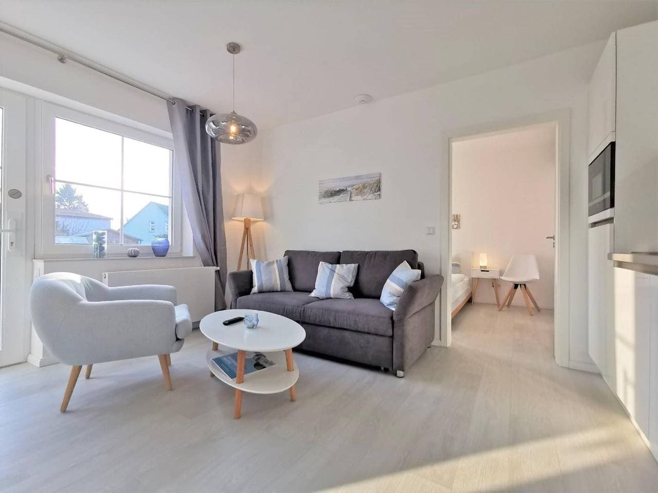 Foto 7 von 18: Modernen Ferienwohnung mit eigener Terrasse - Haus Inselwind FeWo MEERküste
