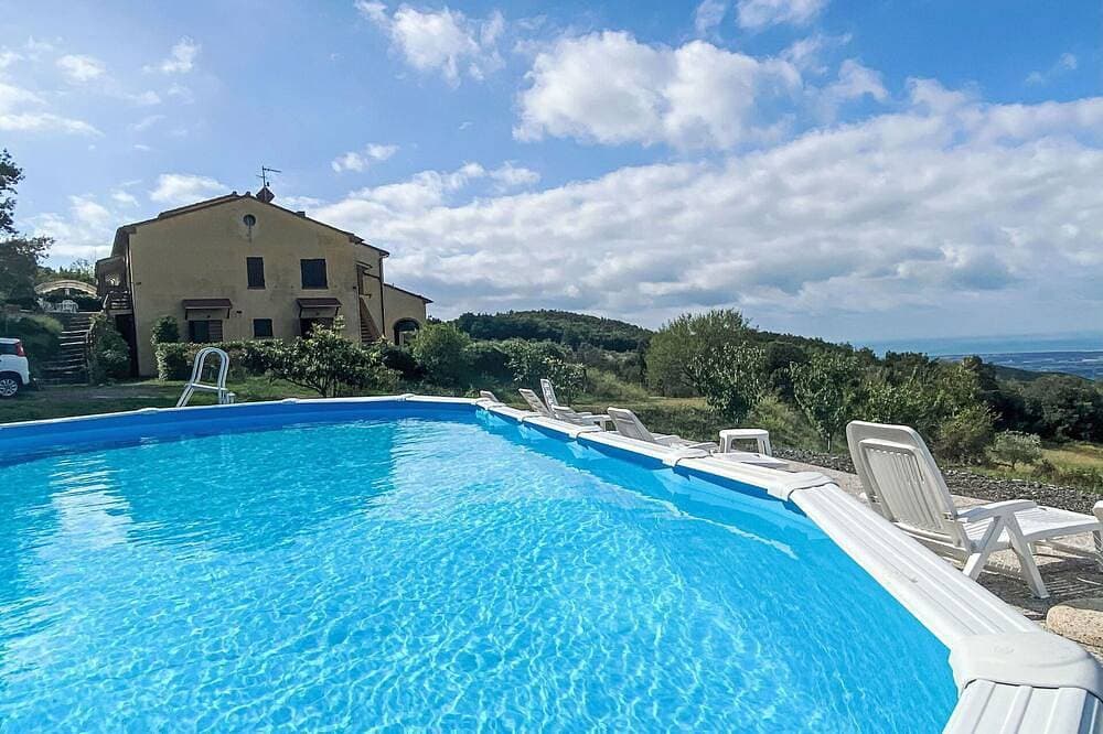 Angenehme Wohnung mit Pool,  W-Lan, TV, Terrasse, Haustiere erlaubt und Panoramablick 1